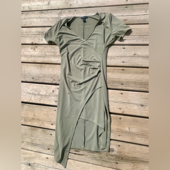 💜 Streetwear Society Olive Green Wrap-Style Dress | Size Large - Picture 3 of 9